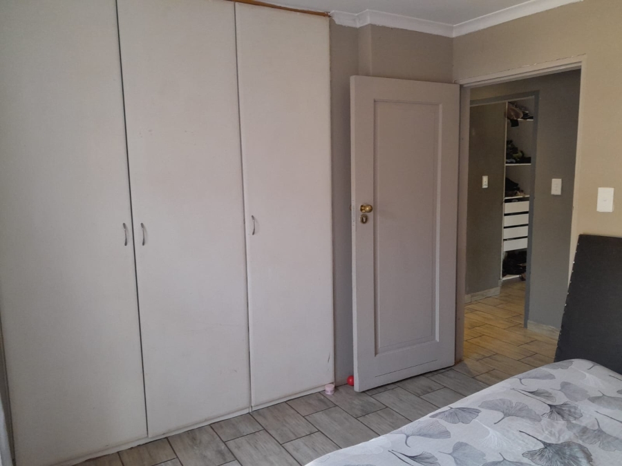 5 Bedroom Property for Sale in Kameeldrift East Gauteng