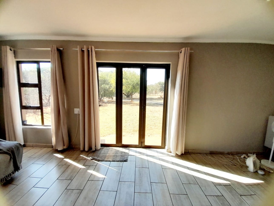 5 Bedroom Property for Sale in Kameeldrift East Gauteng