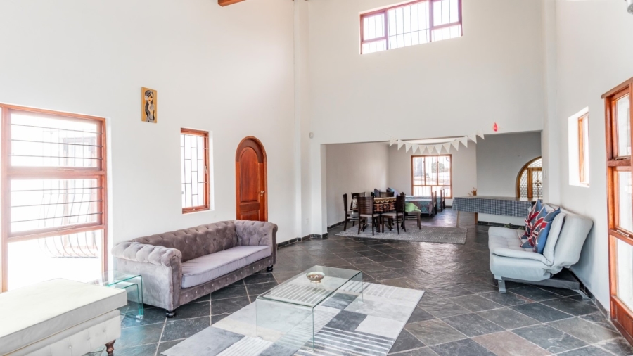 6 Bedroom Property for Sale in Northcliff Gauteng