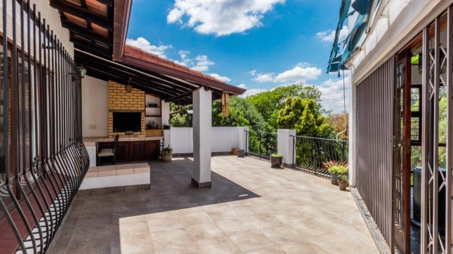 6 Bedroom Property for Sale in Northcliff Gauteng