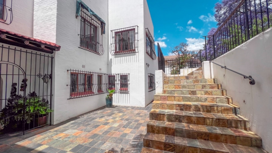 6 Bedroom Property for Sale in Northcliff Gauteng