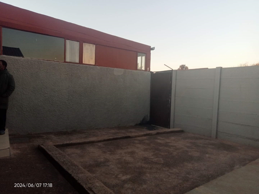 2 Bedroom Property for Sale in Molapo Gauteng