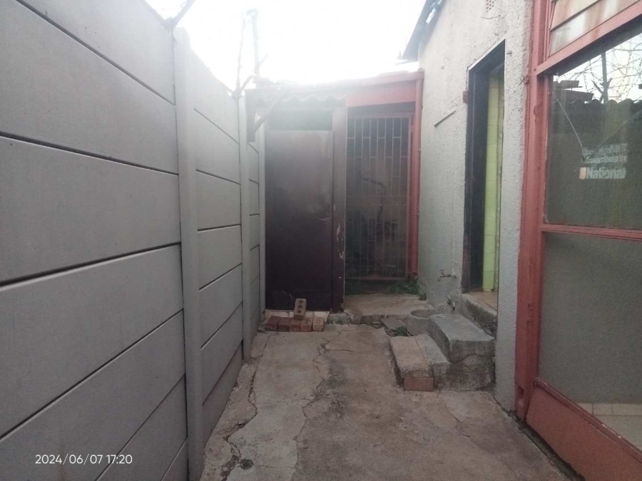 2 Bedroom Property for Sale in Molapo Gauteng