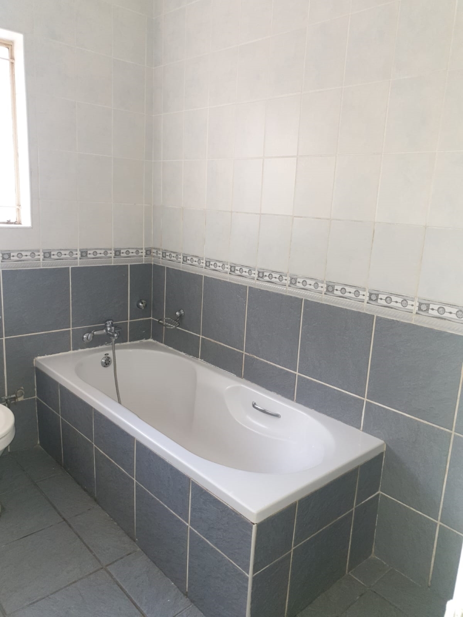 4 Bedroom Property for Sale in Gillview Gauteng