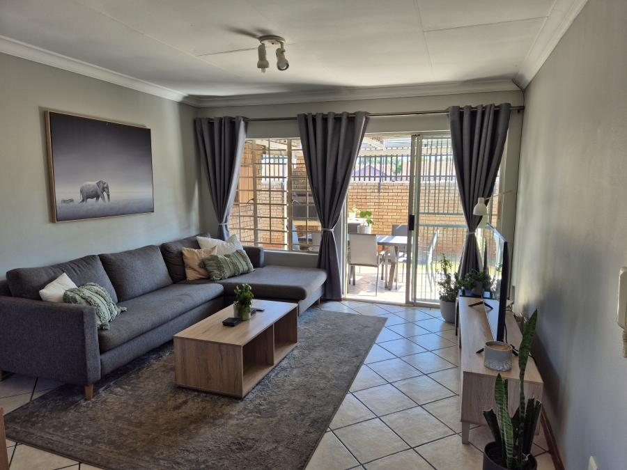 2 Bedroom Property for Sale in Eldoraigne Gauteng