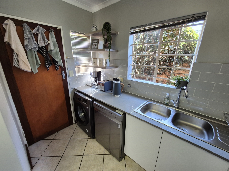 2 Bedroom Property for Sale in Eldoraigne Gauteng