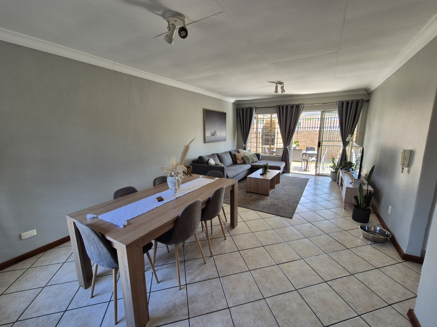 2 Bedroom Property for Sale in Eldoraigne Gauteng