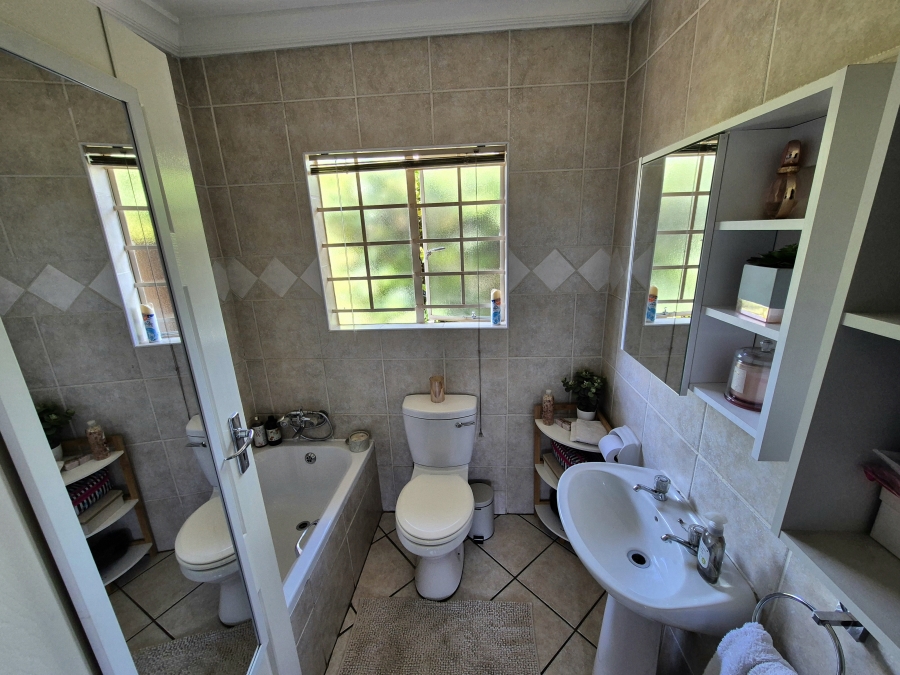 2 Bedroom Property for Sale in Eldoraigne Gauteng