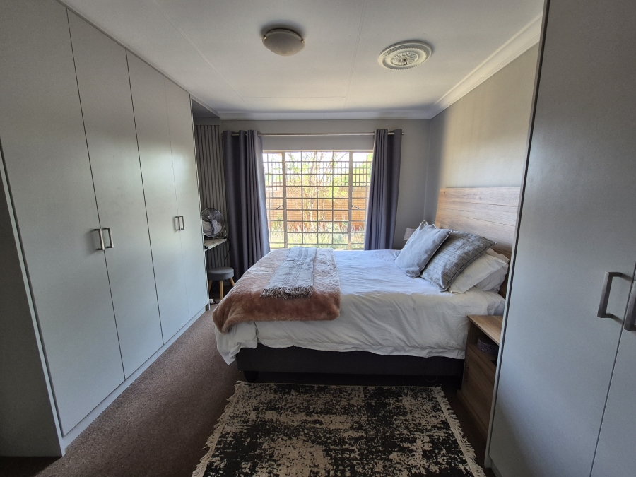 2 Bedroom Property for Sale in Eldoraigne Gauteng