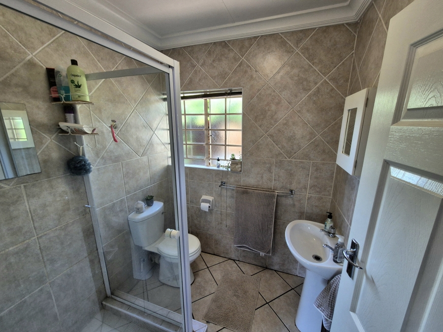 2 Bedroom Property for Sale in Eldoraigne Gauteng