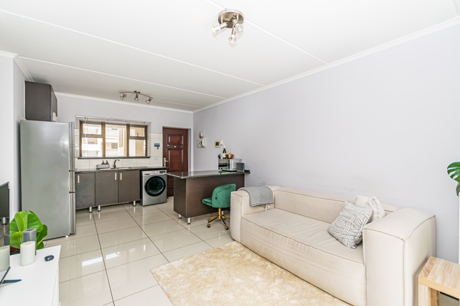 1 Bedroom Property for Sale in Noordwyk Gauteng