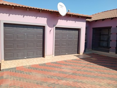 3 Bedroom Property for Sale in Lawley Gauteng