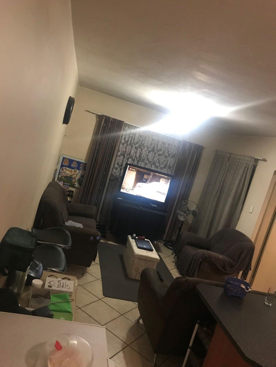 1 Bedroom Property for Sale in Vorna Valley Gauteng