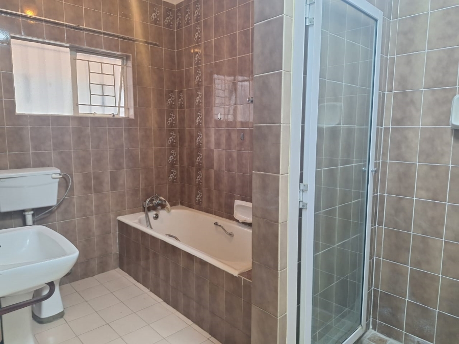 To Let 2 Bedroom Property for Rent in Edenvale Central Gauteng