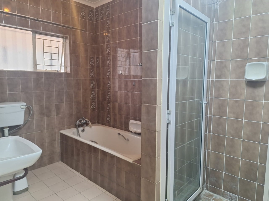 To Let 2 Bedroom Property for Rent in Edenvale Central Gauteng