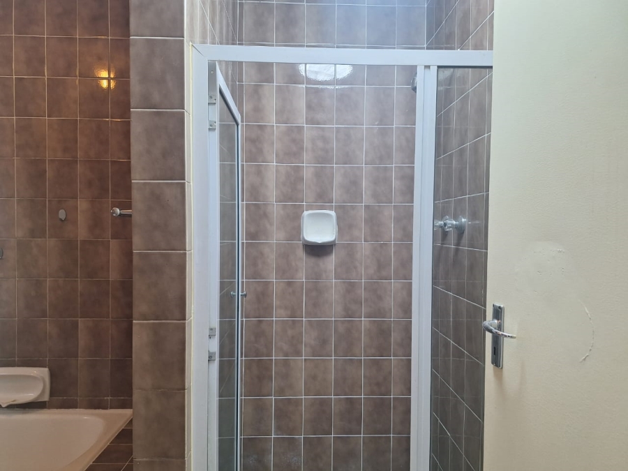 To Let 2 Bedroom Property for Rent in Edenvale Central Gauteng