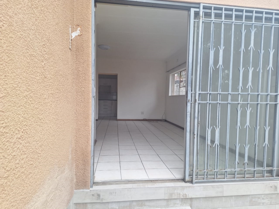 To Let 2 Bedroom Property for Rent in Edenvale Central Gauteng