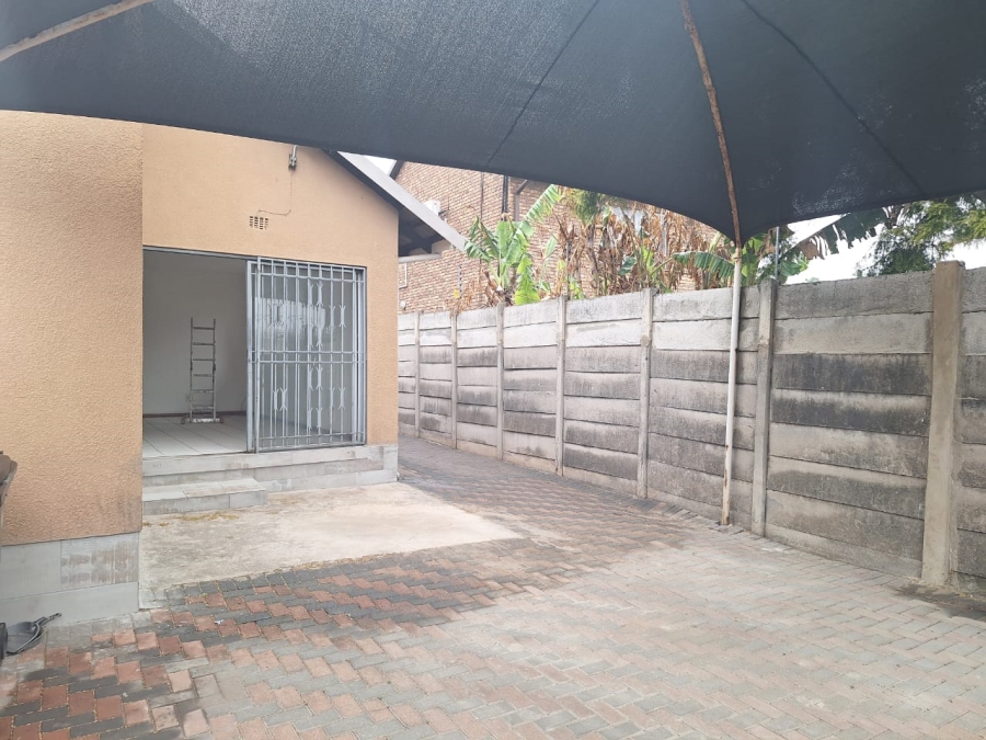 To Let 2 Bedroom Property for Rent in Edenvale Central Gauteng