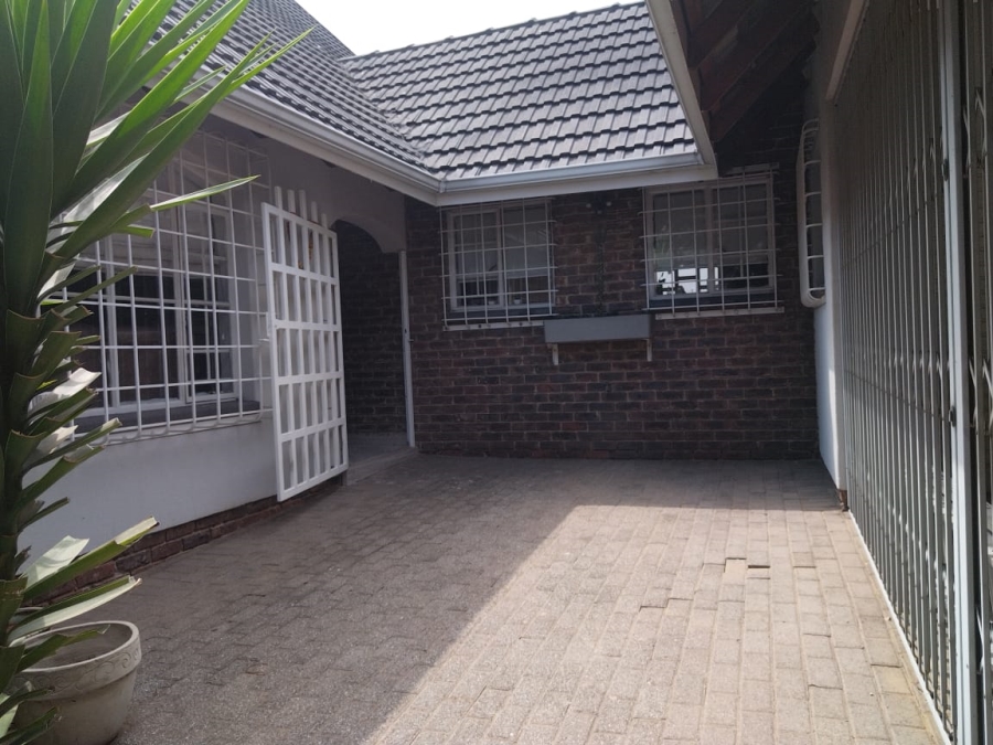 4 Bedroom Property for Sale in Eden Glen Gauteng