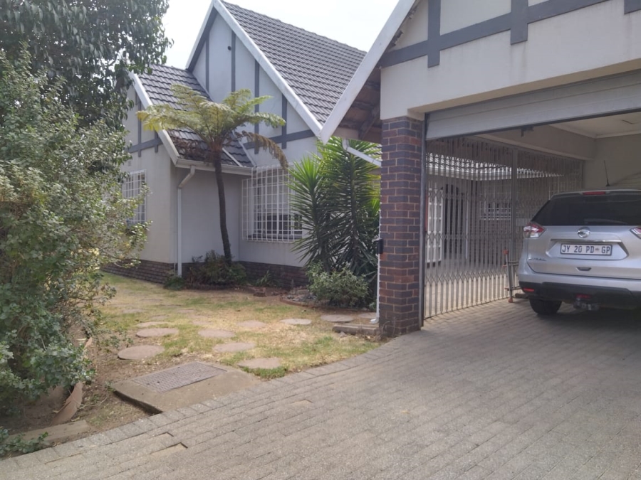 4 Bedroom Property for Sale in Eden Glen Gauteng