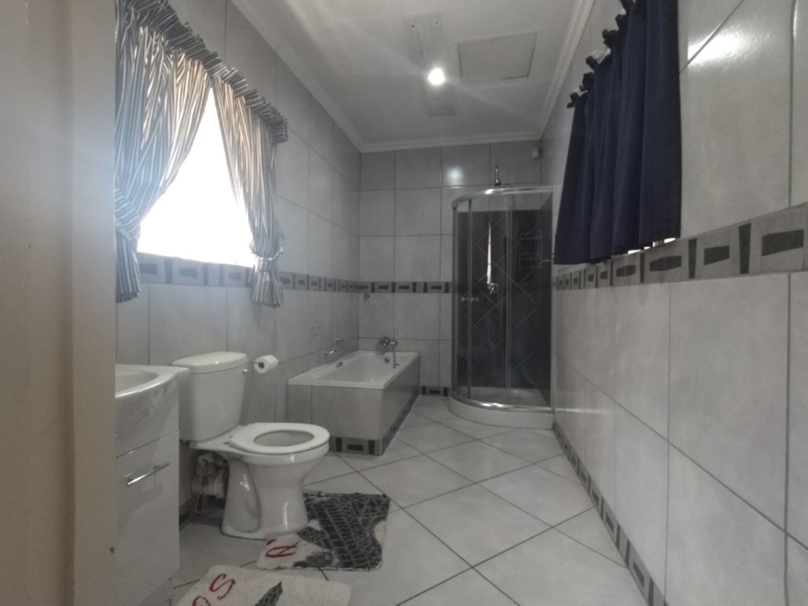 4 Bedroom Property for Sale in Eden Glen Gauteng