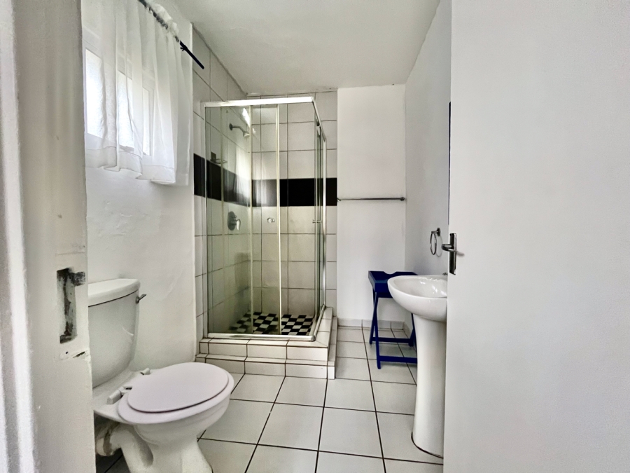 To Let 1 Bedroom Property for Rent in Glen Austin Gauteng