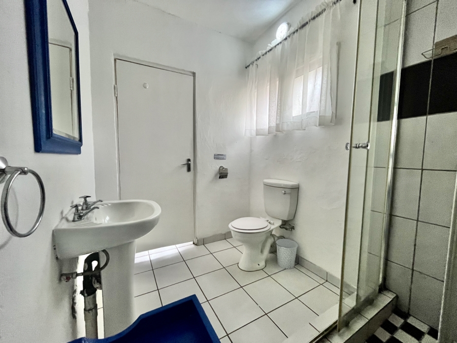 To Let 1 Bedroom Property for Rent in Glen Austin Gauteng