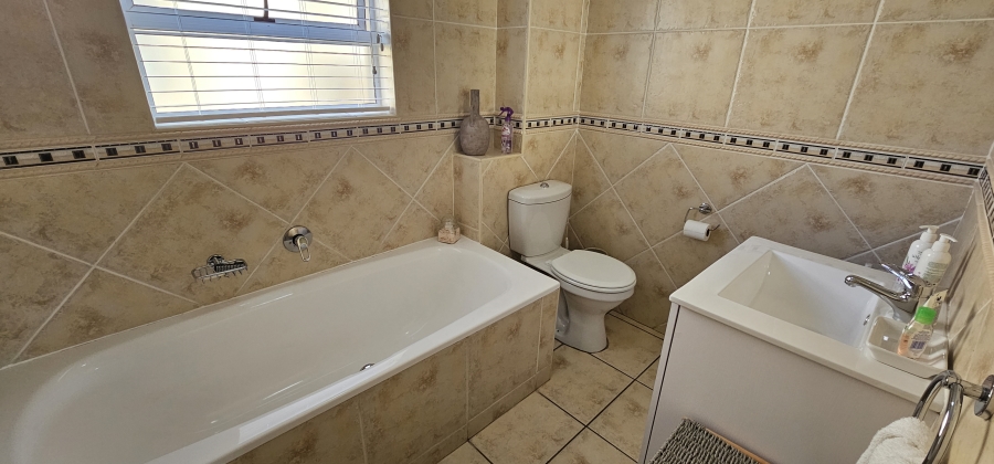 2 Bedroom Property for Sale in Midstream Estate Gauteng