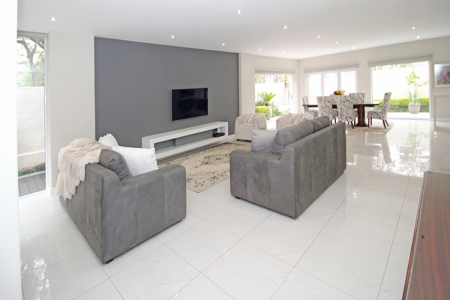 3 Bedroom Property for Sale in Broadacres Gauteng