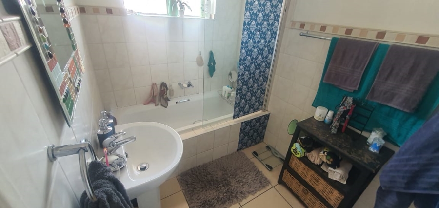 1 Bedroom Property for Sale in Lambton Gauteng