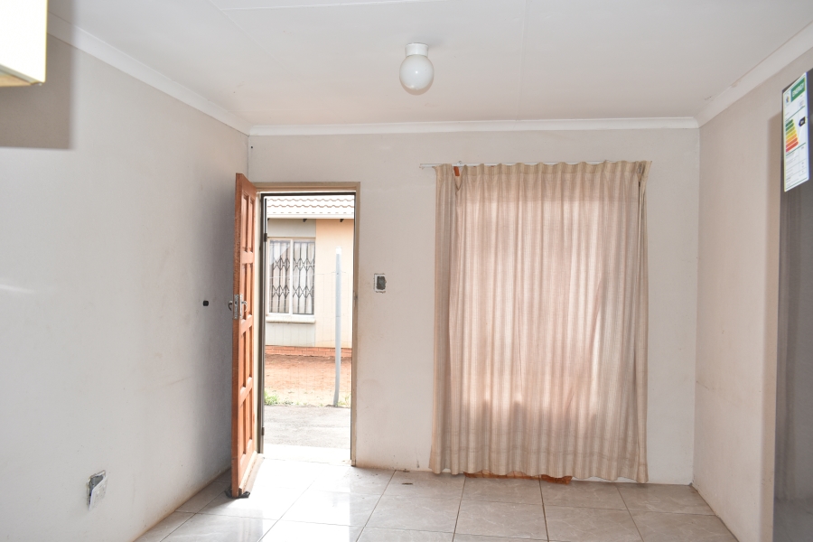 To Let 2 Bedroom Property for Rent in Rosslyn Gauteng