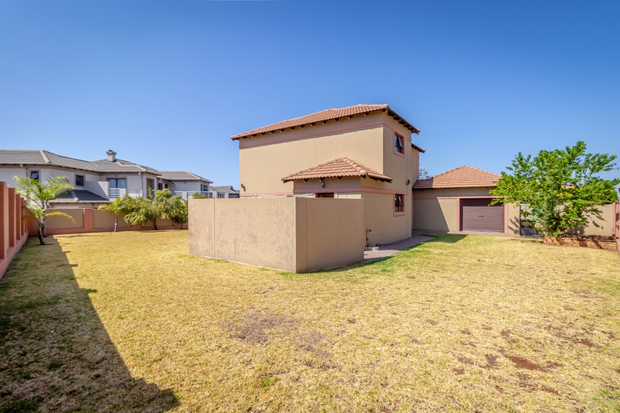 4 Bedroom Property for Sale in Monavoni Gauteng