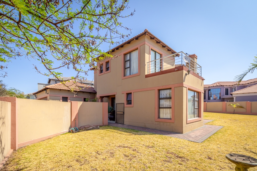 4 Bedroom Property for Sale in Monavoni Gauteng