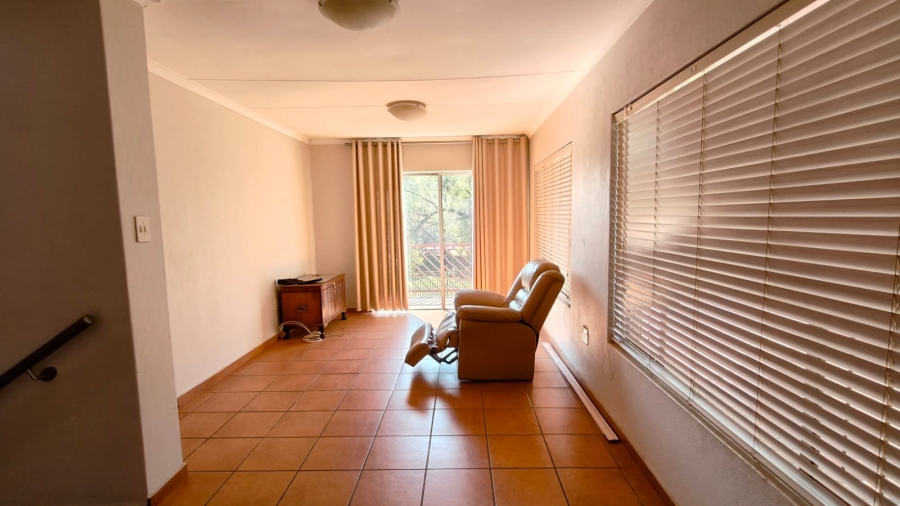 6 Bedroom Property for Sale in Doornpoort Gauteng