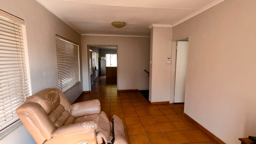 6 Bedroom Property for Sale in Doornpoort Gauteng