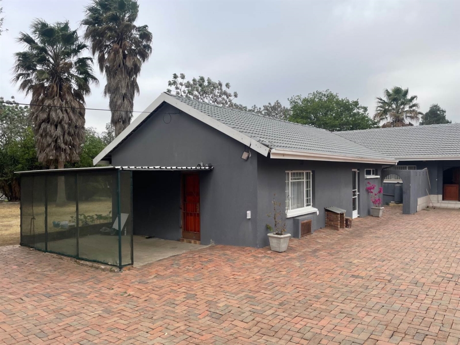 To Let 1 Bedroom Property for Rent in Glen Austin Gauteng