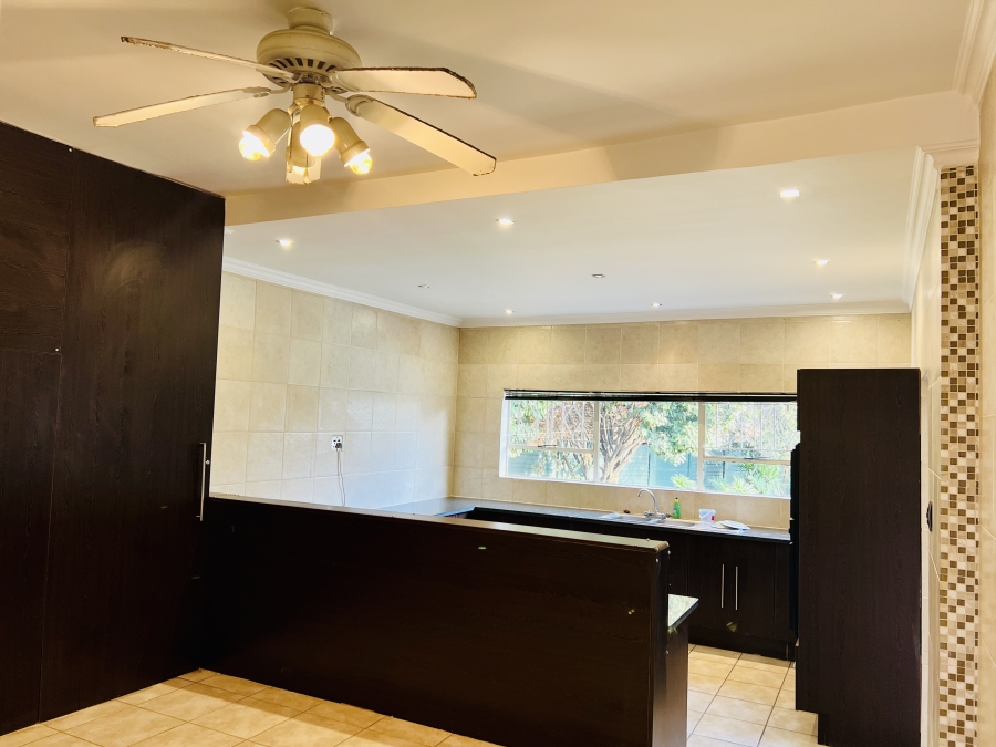 4 Bedroom Property for Sale in Verwoerdpark Gauteng