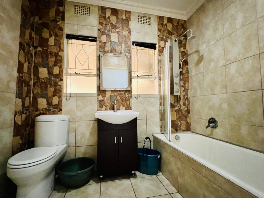 4 Bedroom Property for Sale in Verwoerdpark Gauteng