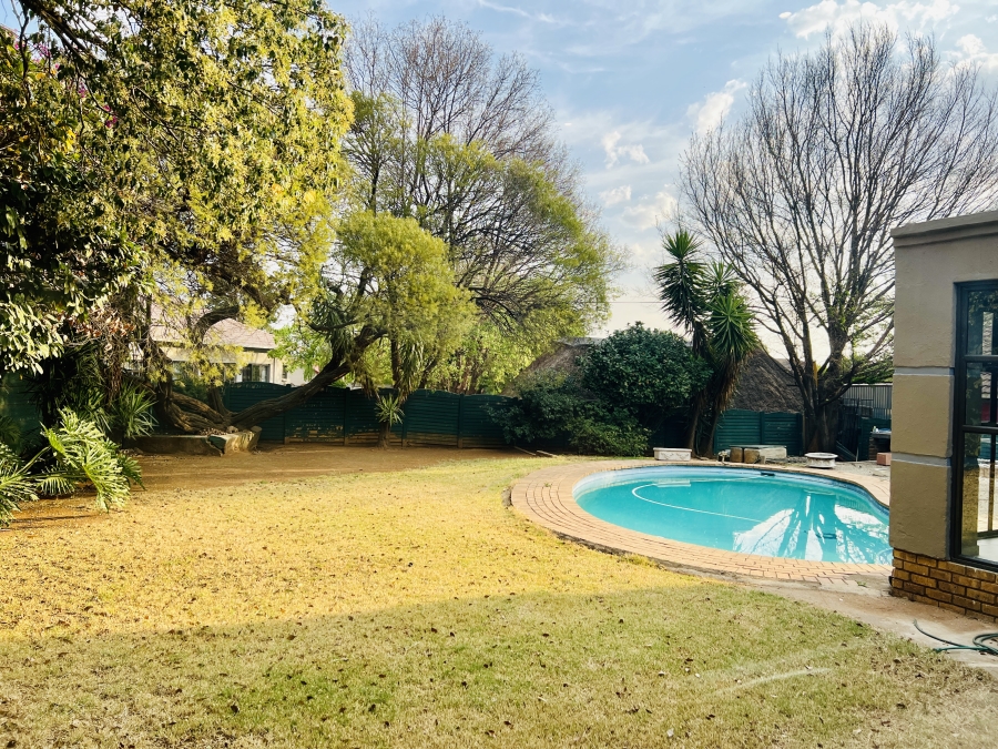 4 Bedroom Property for Sale in Verwoerdpark Gauteng