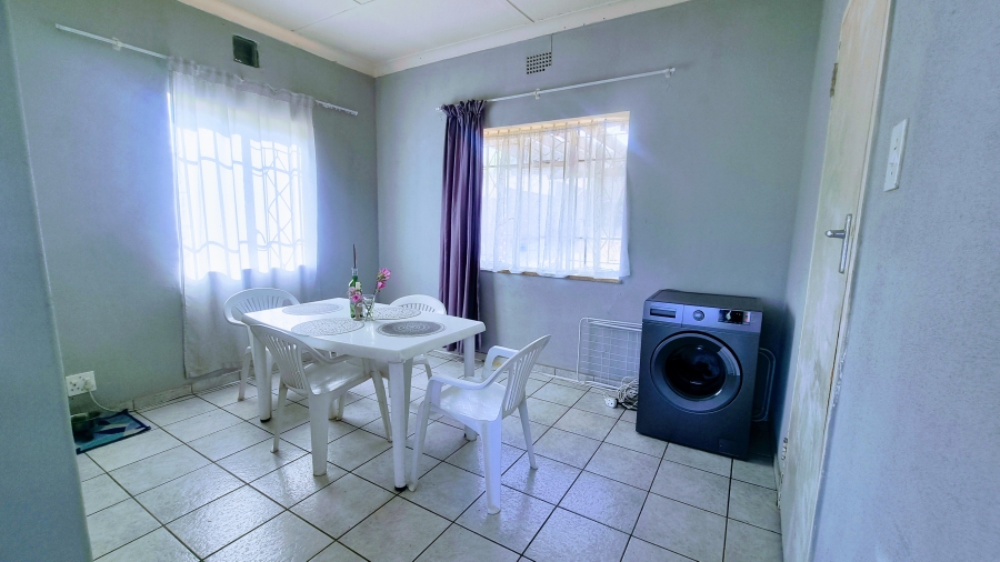 3 Bedroom Property for Sale in Linmeyer Gauteng