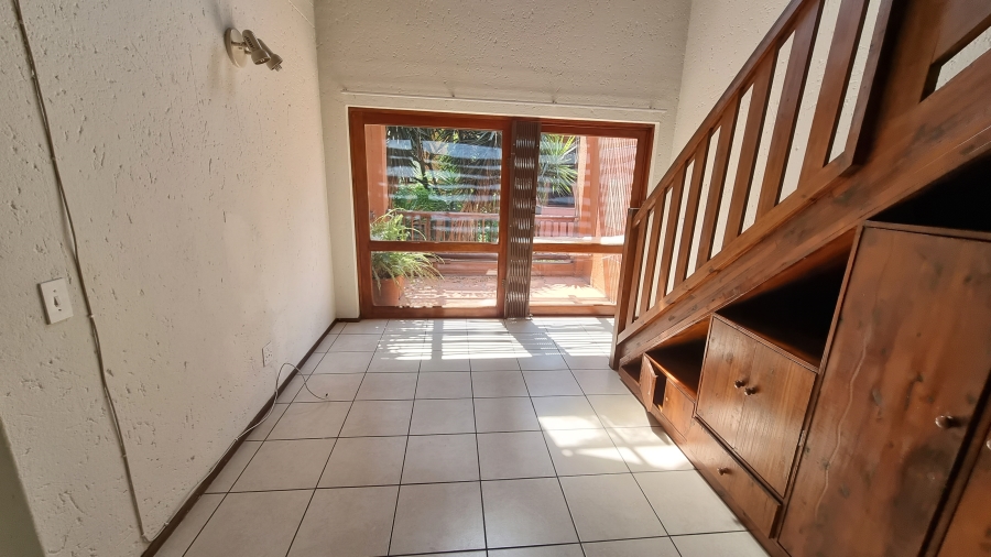 To Let 2 Bedroom Property for Rent in Sunninghill Gauteng