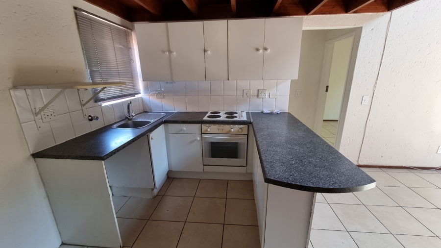 To Let 2 Bedroom Property for Rent in Sunninghill Gauteng