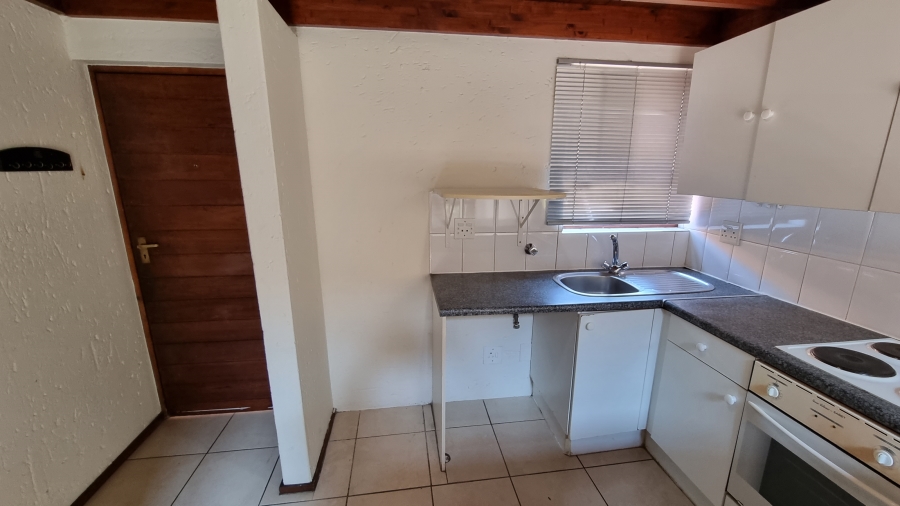 To Let 2 Bedroom Property for Rent in Sunninghill Gauteng