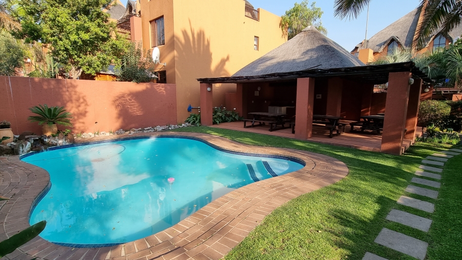 To Let 2 Bedroom Property for Rent in Sunninghill Gauteng