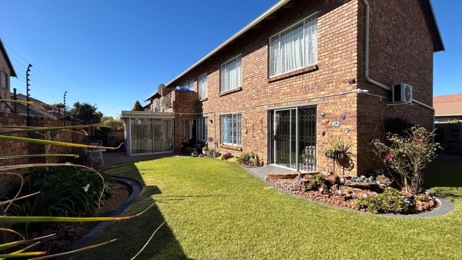 3 Bedroom Property for Sale in Bardene Gauteng