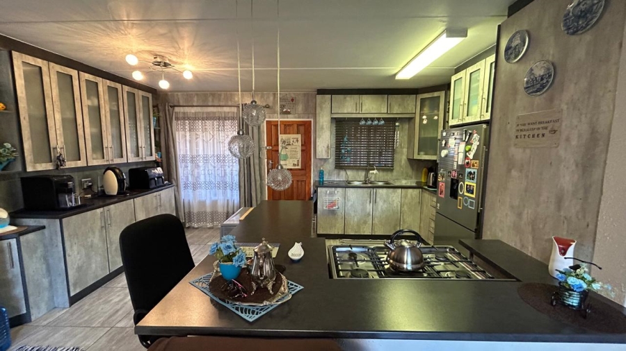 3 Bedroom Property for Sale in Bardene Gauteng