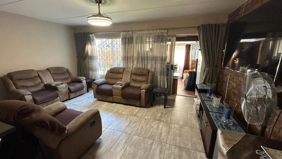 3 Bedroom Property for Sale in Bardene Gauteng