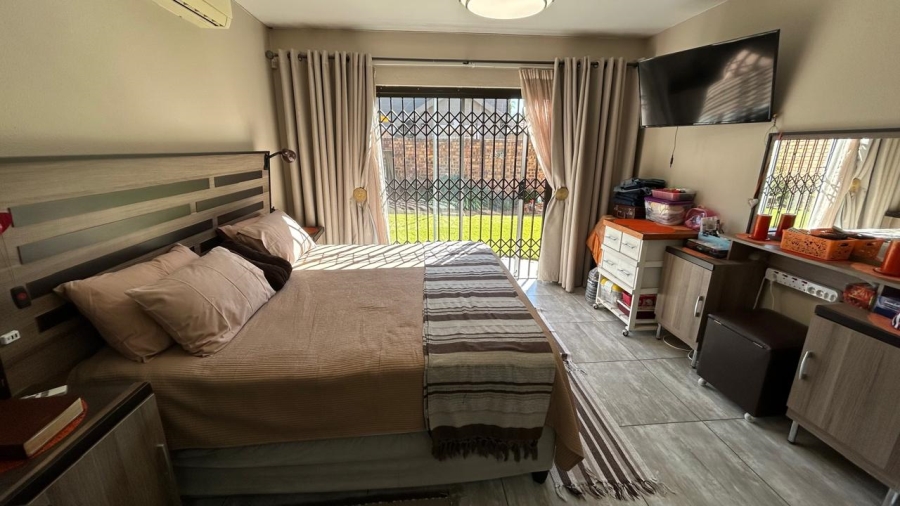 3 Bedroom Property for Sale in Bardene Gauteng