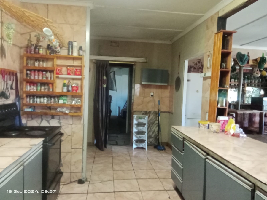 10 Bedroom Property for Sale in Spaarwater Gauteng