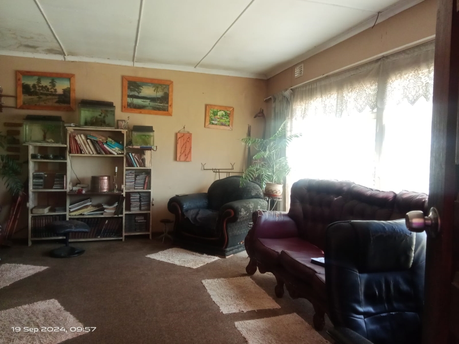 10 Bedroom Property for Sale in Spaarwater Gauteng